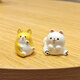 Xmsj niedliche Mikrolandschaft Desktop kleine Ornamente Mini Tiermodell Futter und Spielpuppe Cartoon Bastelharz Dekoration Nr. 5 Sitting Tiger + Nr. 6 Little White Kaninbit + Traaceless Sticker)