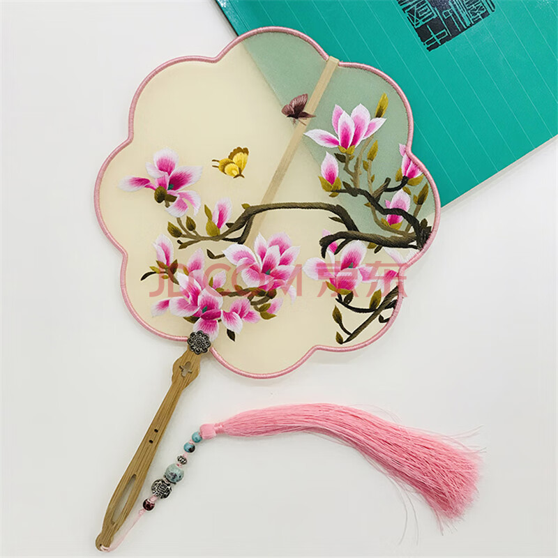 手工双面绣饶边团扇《玉兰蝴蝶1》