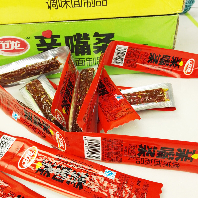 商品相册:【京东超市】卫龙 亲嘴条(辣条) 休闲零食 1100g/盒第1张/共