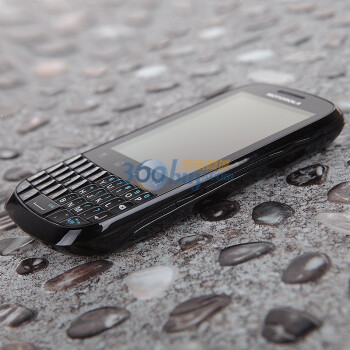 再特价：Motorola 摩托罗拉 XT316 3G智能手机（android、全键盘） 黑色