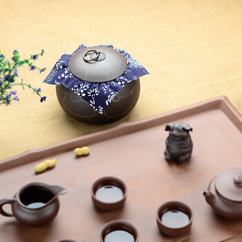 
                                        谱茗-宜兴紫砂茶具 紫砂茶叶罐 普洱罐大号 一斤装 普洱醒茶罐 花纹西施 黑泥                