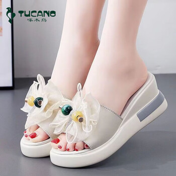 啄木鸟品牌断码真皮凉拖鞋百搭厚底增高凉鞋时尚坡跟一字拖鞋外穿米