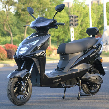 新款电动车成人72v长跑电瓶车96v爬坡王电摩外卖踏板车 黑色 96v22ah