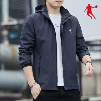 乔丹黑色防风外套男防水夹克冲锋衣不粘滑料上衣中青年工装帽可拆深