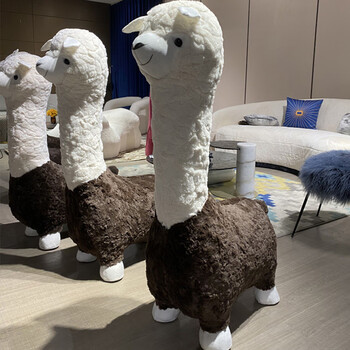 羊驼坐骑羊驼凳子网红动物造型椅客厅创意座椅沙发板凳坐椅坐凳棕色主