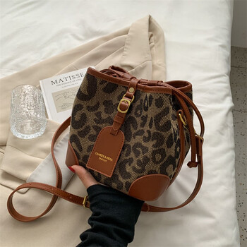 海澳德质感今年小包包女ins流行2021新款时尚豹纹斜挎包秋冬小众水桶