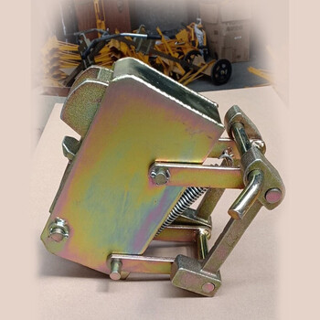 优程油桶夹具叉车油桶夹卸桶器双桶夹子重型鹰嘴油桶夹具抓桶器 合金