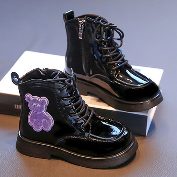 女童马丁靴2022春秋季新款小女孩黑色靴子儿童可爱炸街秋冬款大童短靴