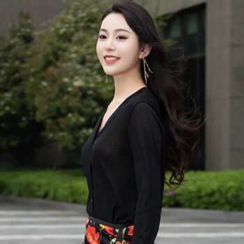 服饰内衣>女装>针织衫>ireneluft>ireneluftireneluft艾琳轻奢针织衫