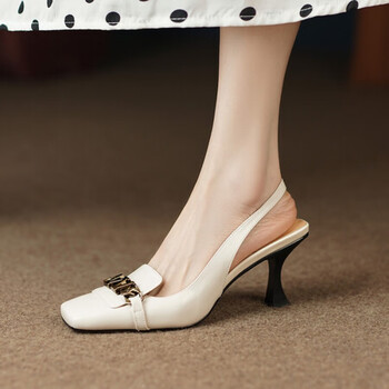 他她港风女鞋配裙子的鞋仙女气质真皮包头凉鞋女春季金属扣后空高跟鞋