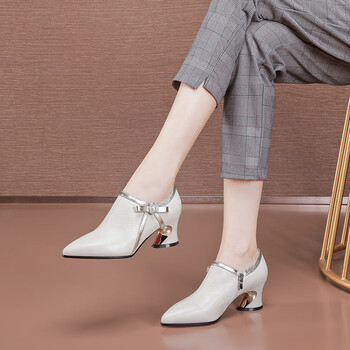 高跟鞋中老年人半高跟皮鞋中年妇女粗高跟单鞋女士真皮大码女鞋白色35