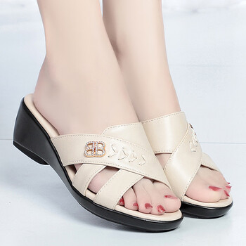 黛芾中老年凉拖妈妈凉拖鞋女出23拖鞋女夏穿真皮中跟坡跟厚底定制米