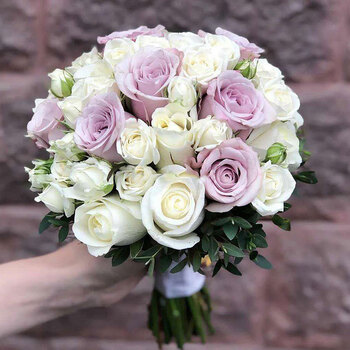 初卉鲜花速递玫瑰向日葵新娘手捧花婚车车头花结婚韩式花束真花预定全国花店同城配送上门北京上海广州深圳g款手捧花心心相印 图片价格