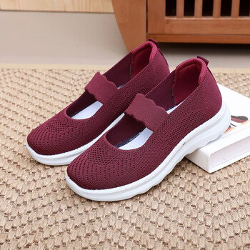 man)老北京布鞋女夏季透气妈妈鞋中老年人奶奶轻便软底防滑镂空健步鞋