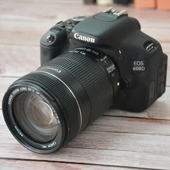 数码>摄影摄像>单反相机>佳能(canon)>佳能(canon)600d套机镜头照相机