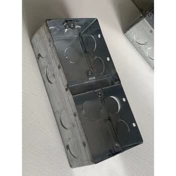 欧迷篮86型开关插座底盒镀锌铁盒双联盒连体接线盒三联铁线盒四联铁