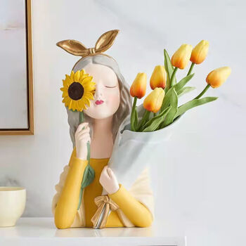 欧米恩北欧轻奢少女抱花花瓶摆件客厅电视柜插花结婚礼物家居装饰黄色