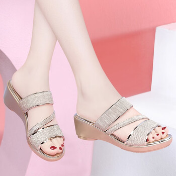 梵侈赫尔轻奢品牌拖鞋女夏外穿2023年新款夏季中年女士凉拖鞋厚底坡跟