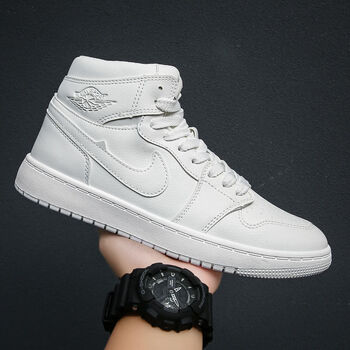 aj1休闲运动鞋女15学生篮球板鞋白色收藏带手环袜子35标准运动码数