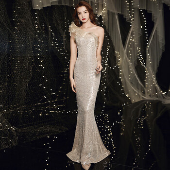 阿亨年会礼名媛聚会小众轻奢晚礼服裙女202新款气质宴会性感气场女王