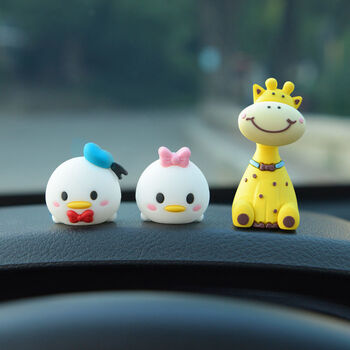 汇瑛蒂汽车摆件卡通可爱创意车内装饰用品大全可爱车载中控台小公仔女