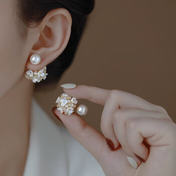 甄祥法式两戴贝壳珍珠花朵耳钉女2021年新款气质耳环轻奢小众耳饰b5y