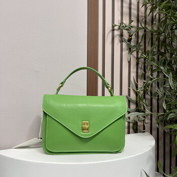 康泰娜女包康泰娜女包2022春夏新款小众设计高级感经典百搭小羊皮斜挎