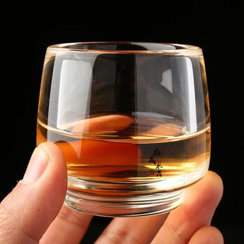 天然纯水晶杯东海原矿白水晶天然水晶纯手工打磨烈酒杯主人杯养生