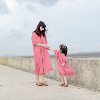 第639个拥抱创意亲子装原创设计 宽松母女装秋季娃娃裙子 宽松袍子 浮