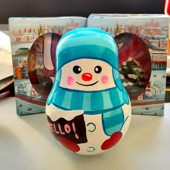 king me world俄罗斯儿童可爱套娃图案不倒翁响铃娃娃不倒单层生日