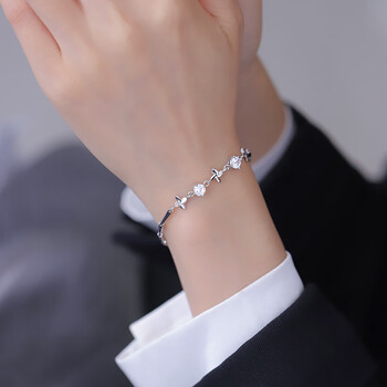 四叶草项链女生ins小众设计情侣手镯生日礼物送女友 四叶草手链款式一