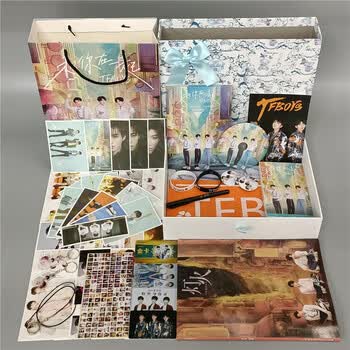 烊千玺周边写真集礼盒专辑签名海报明信片套装 tf小熊礼盒全套 tfboys