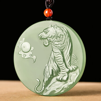 uock和田玉老虎玉牌男士吊坠大气玉坠玉石挂件本命年圆形玉佩 下山虎