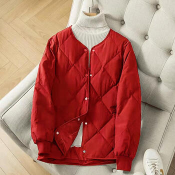 坦博尔轻薄羽绒女轻便时尚短款宽松气质菱形格棒球服反季新红色s85100