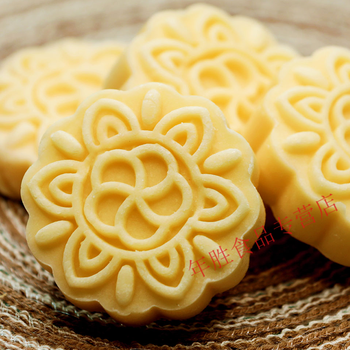 奶月饼内蒙古奶酪月饼鲜奶中秋礼包特产月饼礼品大包装原味4枚