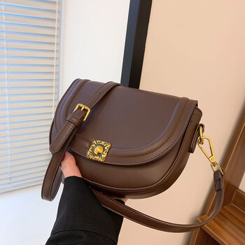 酷奇袋鼠今年流行包包女2022秋冬质感单肩包小众通勤斜挎包复古马鞍包