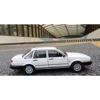 玩具乐器>静态模型>车模>菲仕捷>菲仕捷老版大众桑塔纳汽车模型11824