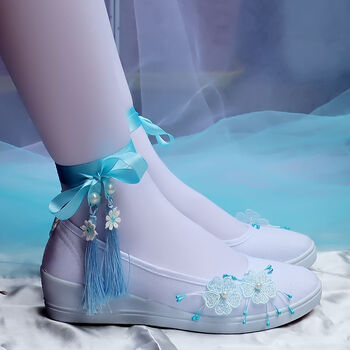 古风汉服鞋古风汉服鞋子女超仙古装学生舞蹈白色帆布刺绣花平底坡跟