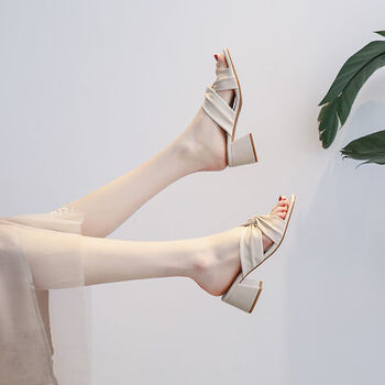 夏季逛街外穿女生皮托凉皮拖鞋凉鞋女真软皮夏时尚一字拖百搭中高跟凉