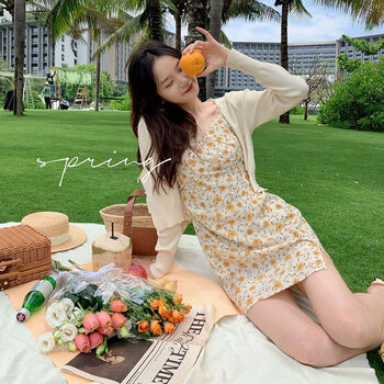 弘多晶甜美女生吊带裙夏季新品设计感抽褶短裙小个子黄色雪纺碎花