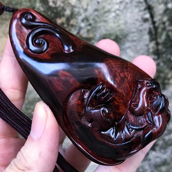 海南黄花梨吊坠海南老料紫油梨老料手工雕刻貔貅文玩吊坠男士佩戴实木