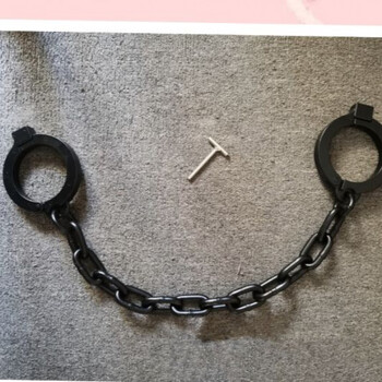 景秀姜山 脚镣 黑色精钢脚镣脚铐脚镯逼真死镣 月牙1.5kg