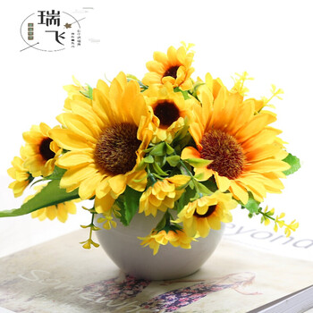 2021新品餐桌上的仿真假花塑料花装饰花摆件室内花卉绢花仿真花束带盆