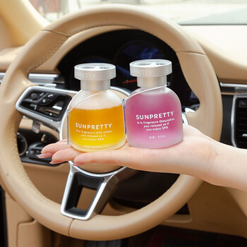 车载香薰淡香型座式汽车香水车内摆件补充液车上中控台装饰品瑞士进口