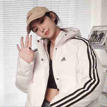 阿迪达斯（adidas）羽绒服女冬季新款运动休闲户外保暖潮流连帽外套IT8720 IT8721/充绒量152 S