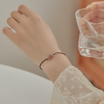 草莓晶手链女生简约森系学生手链气质百搭夏招桃花手绳ins小众设计感