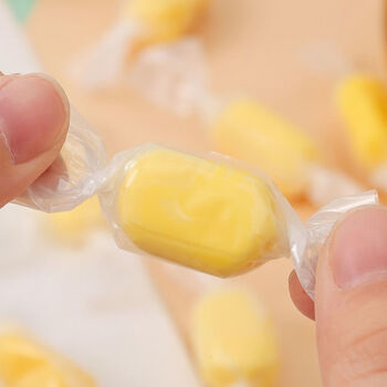 关注店铺联系客服易昕食品拼购专营店【2斤特价】榴莲糖泰国风味1000g