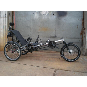 大 躺车 正三轮 电混版 三轮躺车(xt版) 三轮驱动 黑色