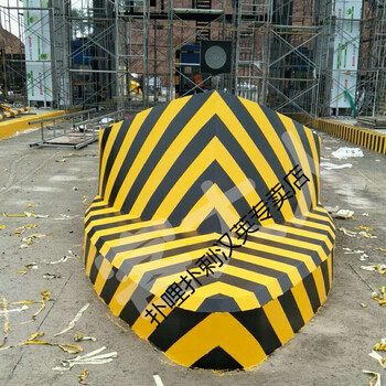 扑哩扑剌安全岛道路标线反光漆夜光亮交通警示漆撞栏马路划线油漆黄黑