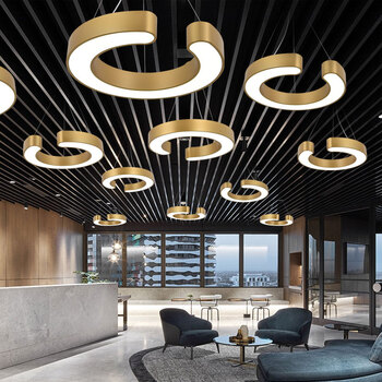简约现代led吊灯金色c形造型灯拼接图形办公室工作室服装店商业工程